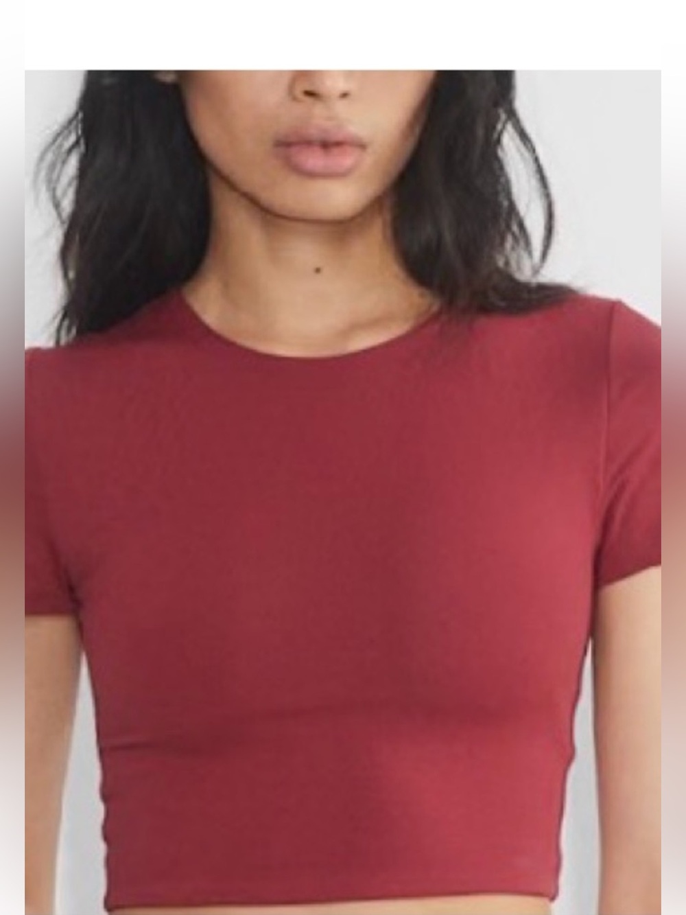 Aritzia tna- Cropped Fitted Stretch Tee. Size: medium